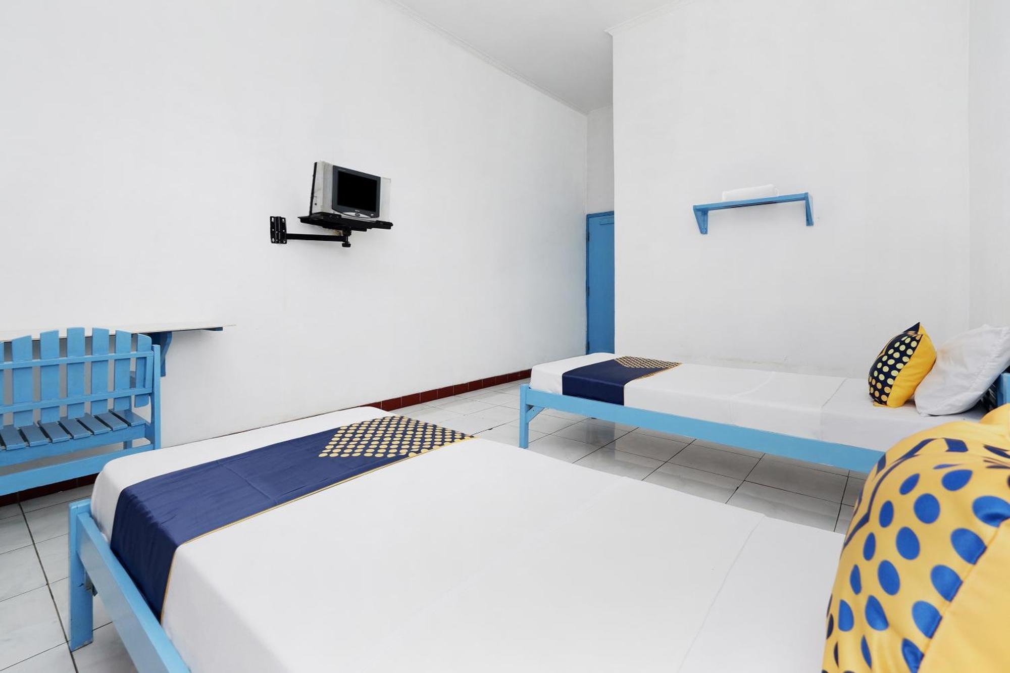 Spot On 2289 Hotel Saudara Tegal  Exterior foto